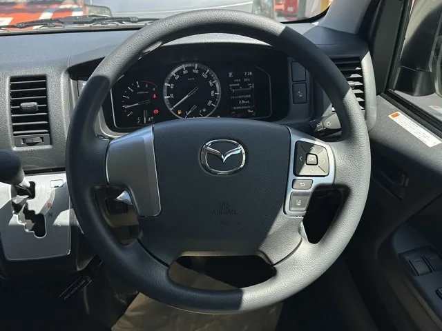 ボンゴ(マツダ)GL 4WD ディーゼル登録済未使用車 7