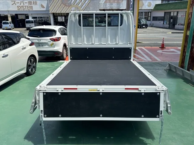 キャンター(三菱)Wキャブ　２ｔ　５ＭＴ登録済未使用車 10