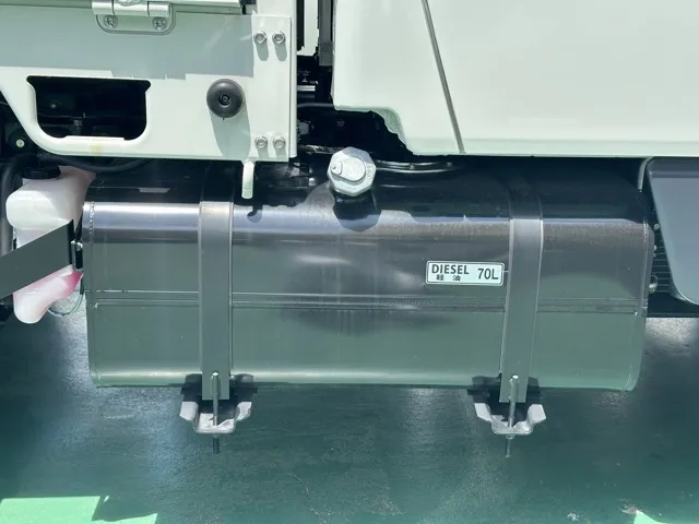 キャンター(三菱)Wキャブ　２ｔ　５ＭＴ登録済未使用車 14