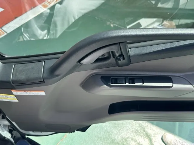 キャンター(三菱)Wキャブ　２ｔ　５ＭＴ登録済未使用車 16
