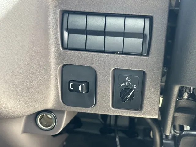 キャンター(三菱)Wキャブ　２ｔ　５ＭＴ登録済未使用車 23