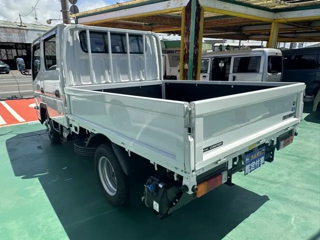 キャンター(三菱)Wキャブ　２ｔ　５ＭＴ登録済未使用車 2