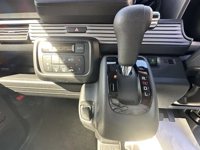 N-VAN(ホンダ)FUNターボ届出済未使用車 19