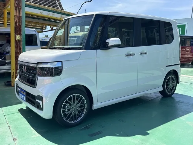 N-BOX(ホンダ)N-BOXカスタムターボ届出済未使用車 1
