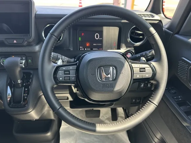 N-BOX(ホンダ)N-BOXカスタムターボ届出済未使用車 8