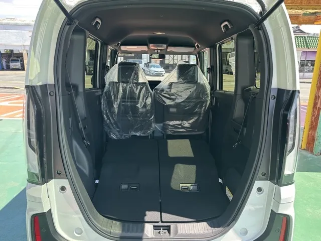 N-BOX(ホンダ)N-BOXカスタムターボ届出済未使用車 9