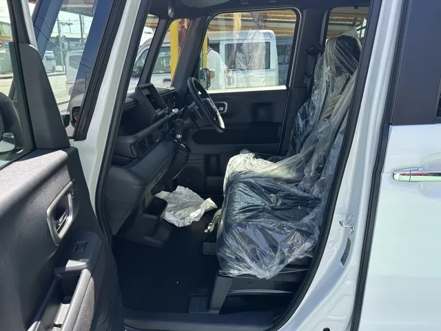 N-BOX(ホンダ)N-BOXカスタムターボ届出済未使用車 3