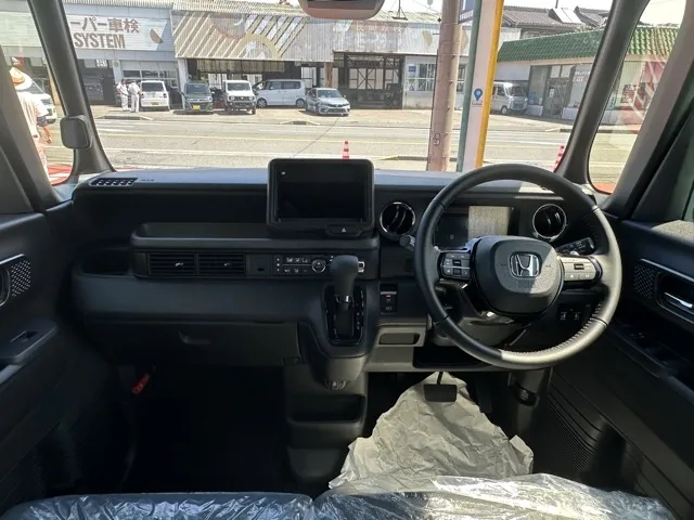 N-BOX(ホンダ)N-BOXカスタムターボ届出済未使用車 5