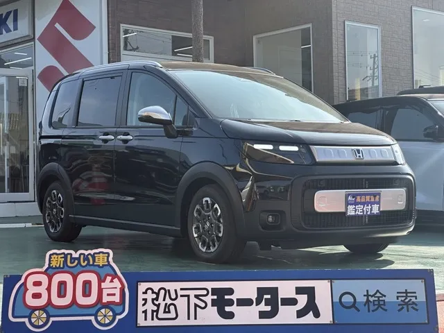 フリード(ホンダ)e：HEVクロスター ６人乗登録済未使用車 0