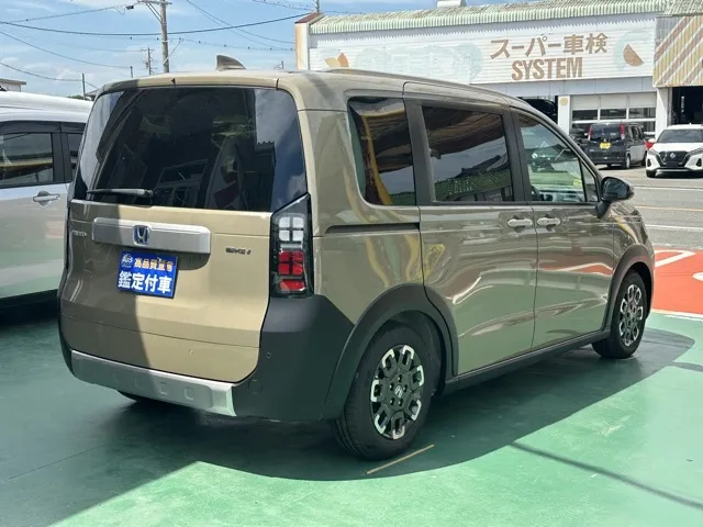 フリード(ホンダ)e：HEVクロスター ６人乗登録済未使用車 14