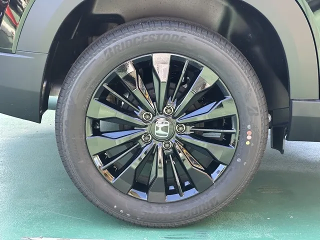 WR-V(ホンダ)Z ブラックスタイル登録済未使用車 13