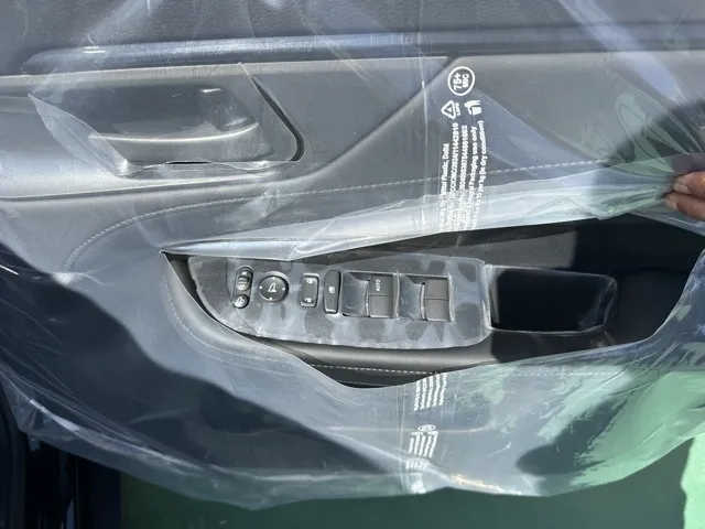 WR-V(ホンダ)Z ブラックスタイル登録済未使用車 14