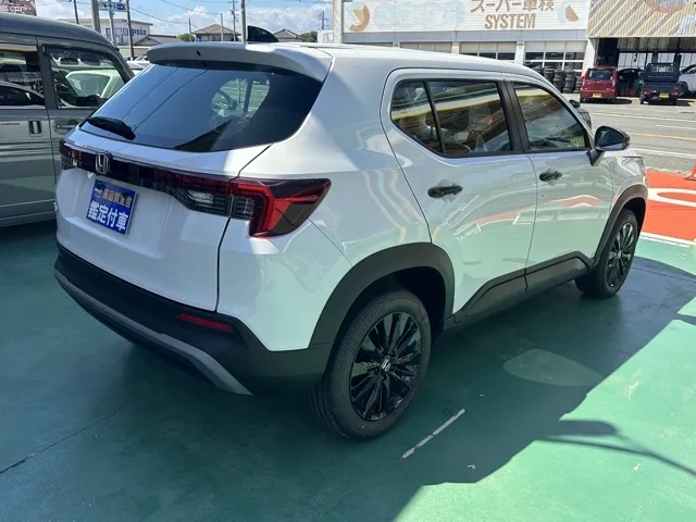 WR-V(ホンダ)Z ブラックスタイル登録済未使用車 9