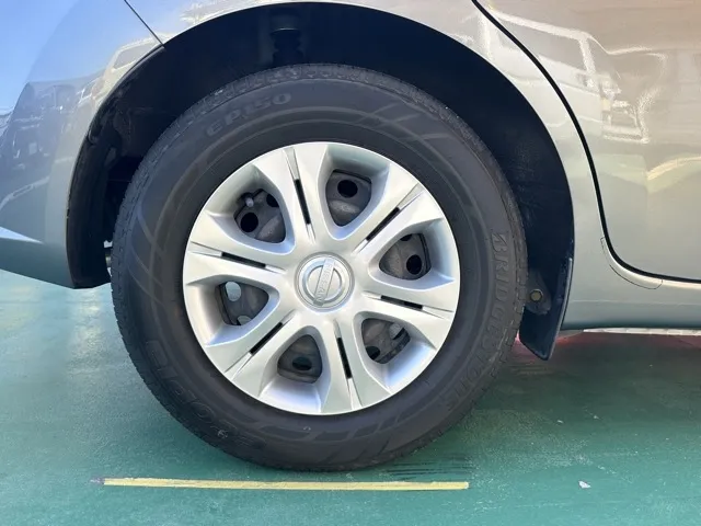 ノート(ニッサン)eパワーX中古車 11