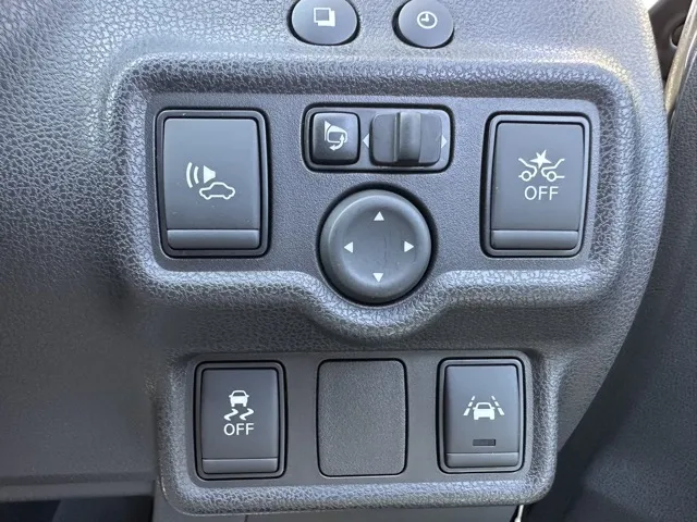 ノート(ニッサン)eパワーX中古車 13