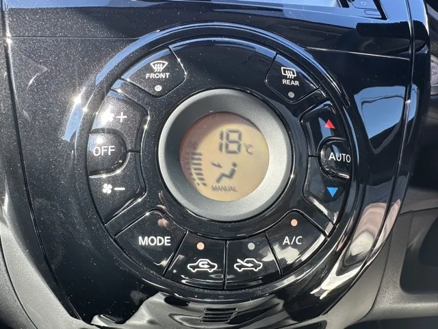 ノート(ニッサン)eパワーX中古車 15