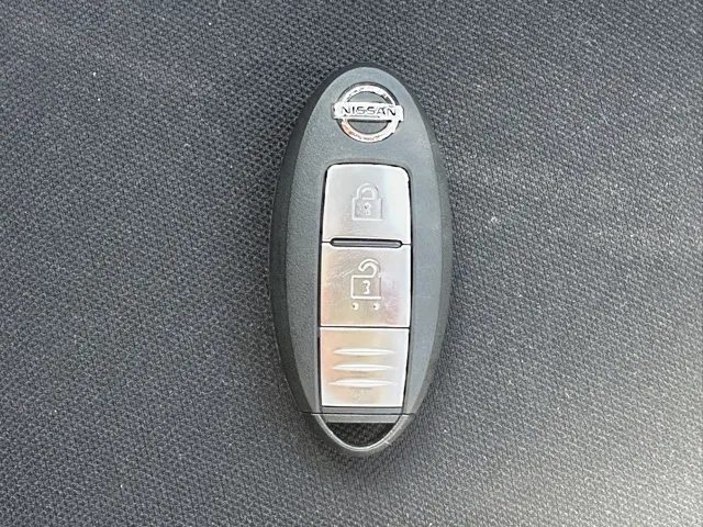 ノート(ニッサン)eパワーX中古車 26