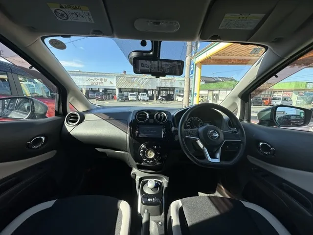 ノート(ニッサン)eパワーX中古車 5