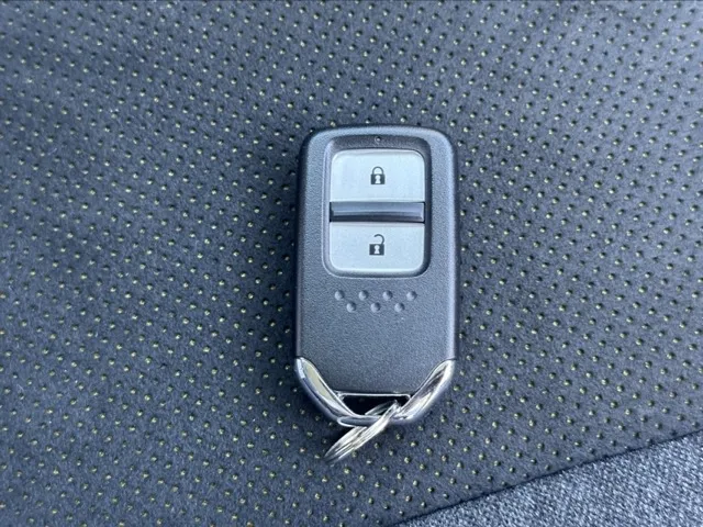 フィット(ホンダ)e：HEV RS中古車 27