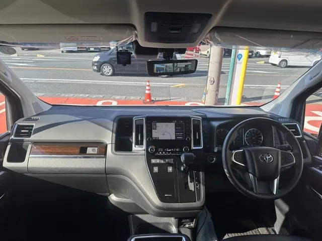 グランエース(トヨタ)G 8人レンタＵＰ 10