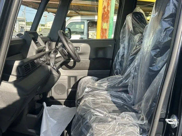 N-BOX(ホンダ)N-BOXカスタムターボ届出済未使用車 3
