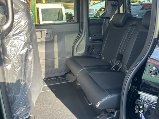N-BOX(ホンダ)N-BOXカスタムターボ届出済未使用車 4