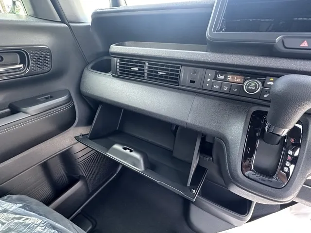 N-BOX(ホンダ)N-BOXカスタム コーディネートスタイル届出済未使用車 17