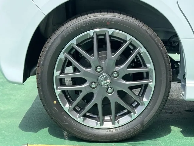 N-BOX(ホンダ)N-BOXカスタムターボ届出済未使用車 13