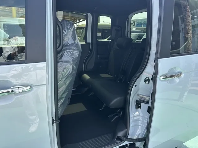 N-BOX(ホンダ)N-BOXカスタムターボ届出済未使用車 4