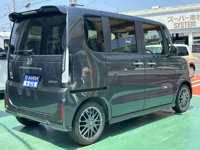 N-BOX(ホンダ)N-BOXカスタムターボ届出済未使用車 12