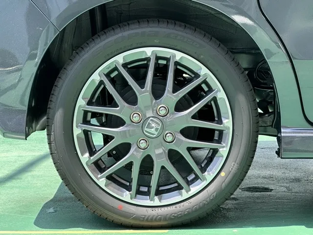 N-BOX(ホンダ)N-BOXカスタムターボ届出済未使用車 13
