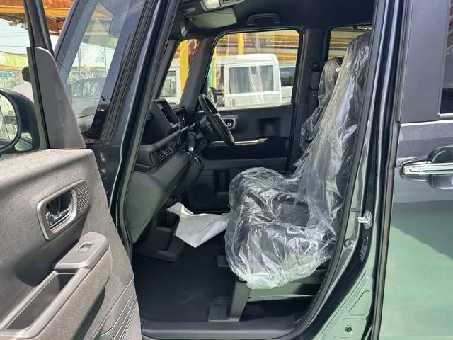 N-BOX(ホンダ)N-BOXカスタムターボ届出済未使用車 3