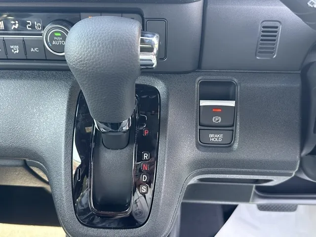N-BOX(ホンダ)N-BOXカスタムターボ届出済未使用車 16