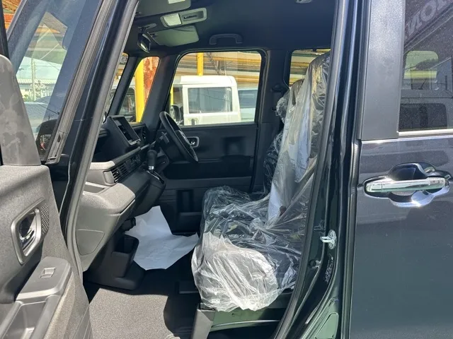 N-BOX(ホンダ)N-BOXカスタムターボ届出済未使用車 3