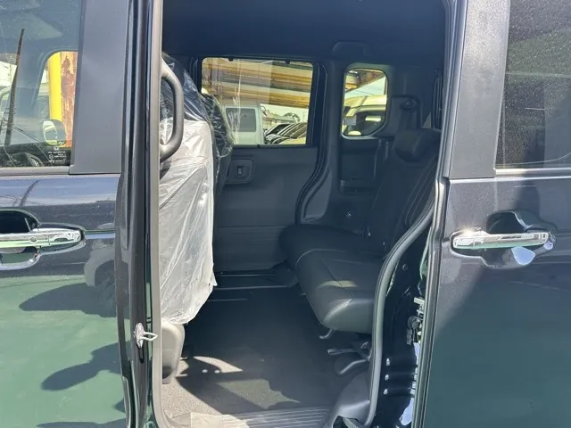 N-BOX(ホンダ)N-BOXカスタムターボ届出済未使用車 4