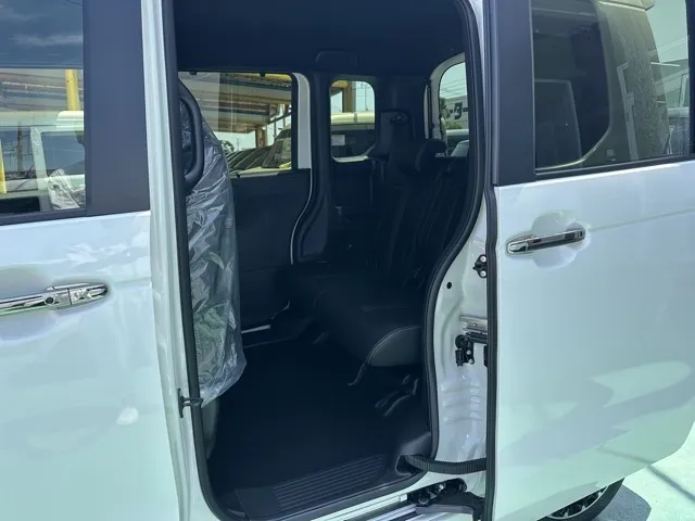 N-BOX(ホンダ)N-BOXカスタムターボ コーディネートスタイル届出済未使用車 4