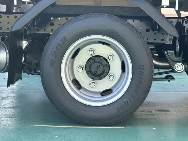 キャンター(三菱)Wキャブ　２ｔ　５ＭＴ登録済未使用車 14