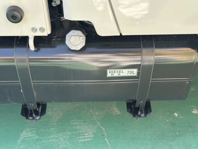 キャンター(三菱)Wキャブ　２ｔ　５ＭＴ登録済未使用車 15