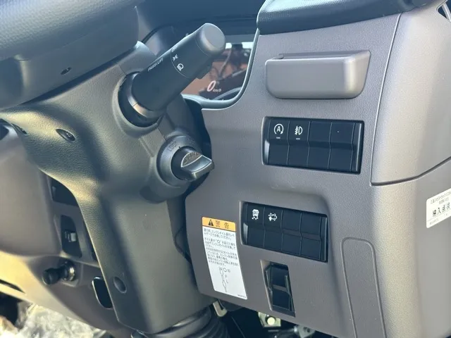 キャンター(三菱)Wキャブ　２ｔ　５ＭＴ登録済未使用車 17