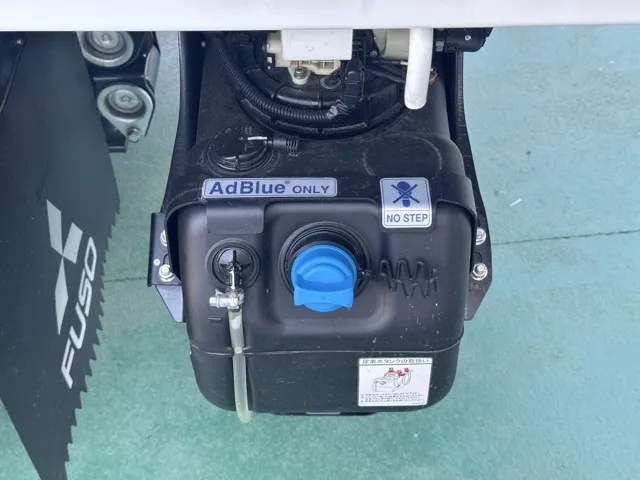 キャンター(三菱)Wキャブ　２ｔ　５ＭＴ登録済未使用車 8