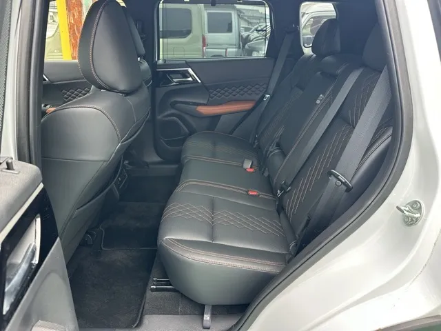 アウトランダー(三菱)P中古車 4