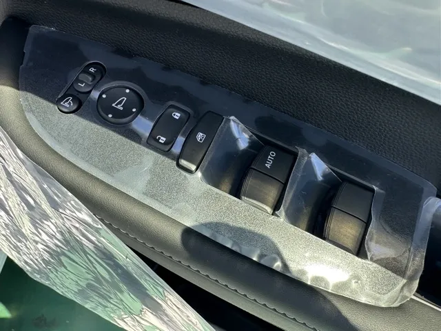 WR-V(ホンダ)Z登録済未使用車 12
