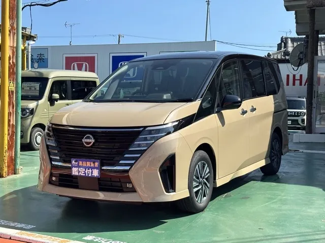 セレナ(ニッサン)ハイウェイスターV アラウンドビューモニター登録済未使用車 1