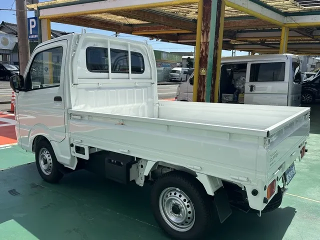 キャリートラック(スズキ)クリッパートラックDX 4WD MT届出済未使用車 2
