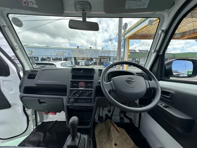 クリッパートラック(ニッサン)DX MT 4WD届出済未使用車 4