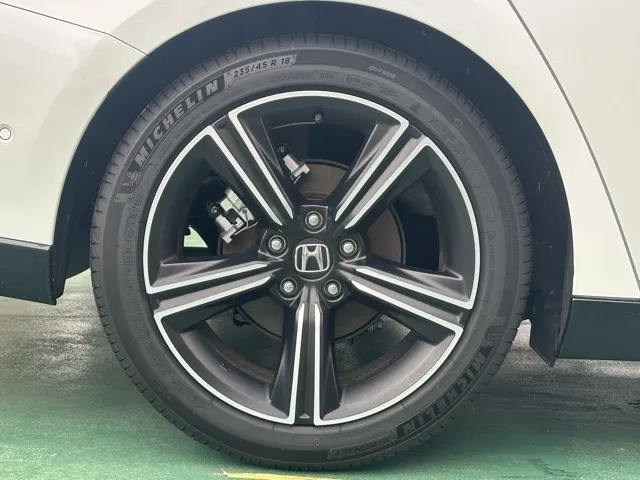 アコード(ホンダ)e：HEV中古車 10