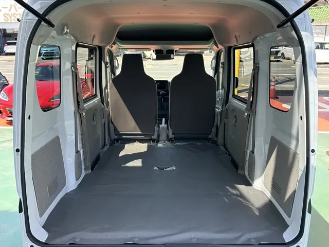 エブリイ(スズキ)NV１００クリッパーDX 4WD CVT届出済未使用車 9