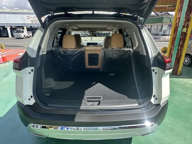 エクストレイル(ニッサン)G e-4ORCE サンルーフ ルーフレール ナッパレザー BOSE登録済未使用車 9