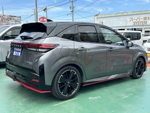 オーラ(ニッサン)ニスモ チューンドeパワー 寒冷地 4WD登録済未使用車 9