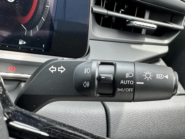 オーラ(ニッサン)ニスモ チューンドeパワー 寒冷地 4WD登録済未使用車 25